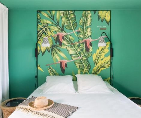 Les chambres d’hôtel se parent d’un revêtement imprimé décoratif
